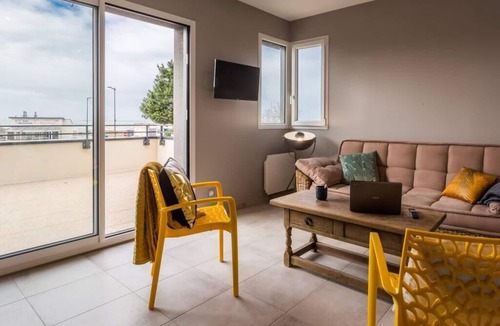 Saint-Come-de-Fresne Apartment | Tribord, apartment with terrace and sea view, parking