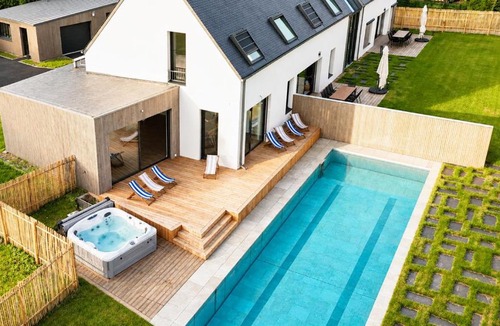 Etel Villa | TRILIV 1 - Accès Piscine 25m & Jacuzzi