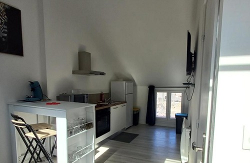 Brouckerque Apartment | Trois Studios-Cosy centre village