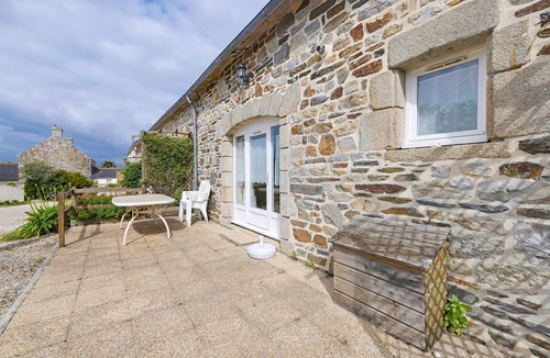 Plomodiern House | Ty bihan – 500 m from the beach