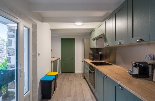 Plogoff House | Ty Hirondelles - À 2 km de la plage