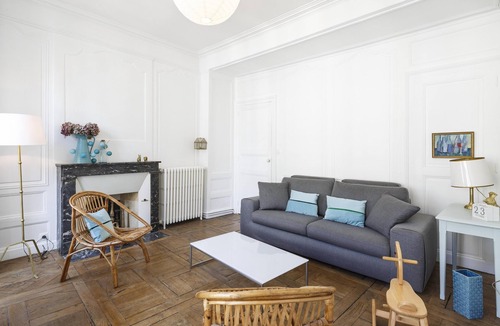 Centre Apartment | Ty Paradis - One Bedroom Apartment, Sleeps 4