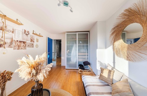 Clamart Villa | U n listed
