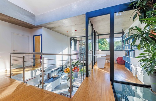 Clamart Villa | U n listed