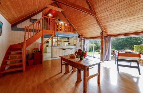 Cleguerec House | Unique Family Loft in Former Stable with Sauna and Jacuzzi