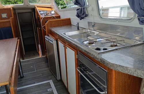 Cognac Boat Rental | Unique stay on a moored boat - 8 guests