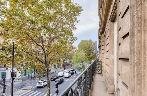 Strasbourg -Saint-Denis Apartment | Urban Flat 57 - Luxury 4BDR Parisian Flat in Paris