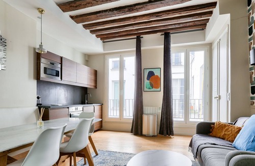 Strasbourg -Saint-Denis Apartment | Urban Flat 70 - Authentic 3BDR Parisian Flat