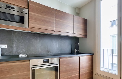 Strasbourg -Saint-Denis Apartment | Urban Flat 70 - Authentic 3BDR Parisian Flat