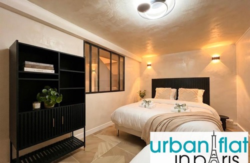 Faubourg-du-Roule Apartment | UrbanFlat 09 - Rare Maison de Ville aux Champs-Elysees