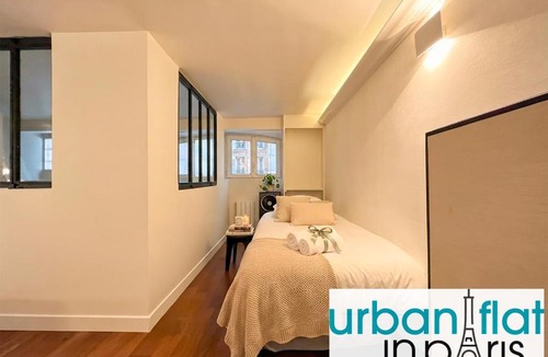 Faubourg-du-Roule Apartment | UrbanFlat 09 - Rare Maison de Ville aux Champs-Elysees