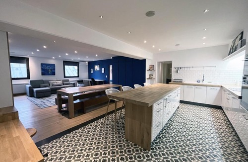 Quartier Sainte-Marguerite Apartment | UrbanFlat 166 - Grand Appartement au centre de Paris