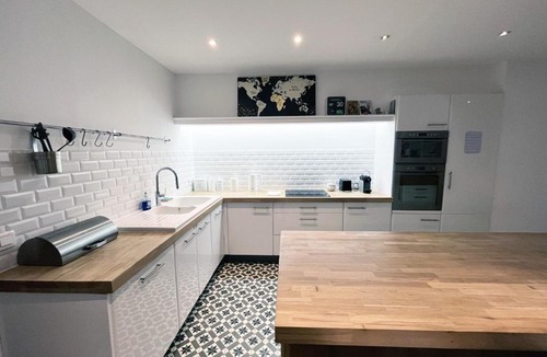 Quartier Sainte-Marguerite Apartment | UrbanFlat 166 - Grand Appartement au centre de Paris
