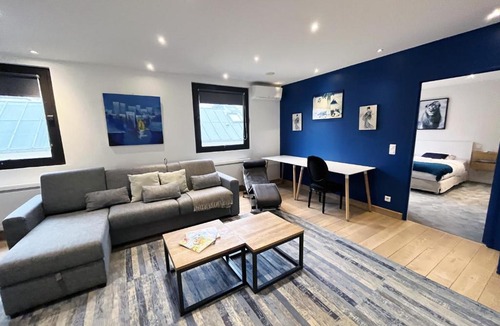 Quartier Sainte-Marguerite Apartment | UrbanFlat 166 - Grand Appartement au centre de Paris