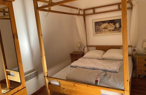Gomene Bed & Breakfast | Vacation complex with a pool and a pétanque court—ideal for large families. Quiet location.