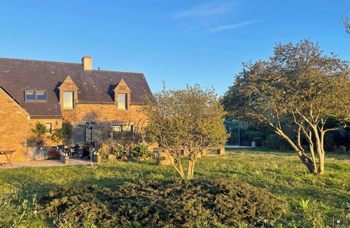 Baden House | Vacation home 8 pers heated & covered swimming pool, private park, large parking lot