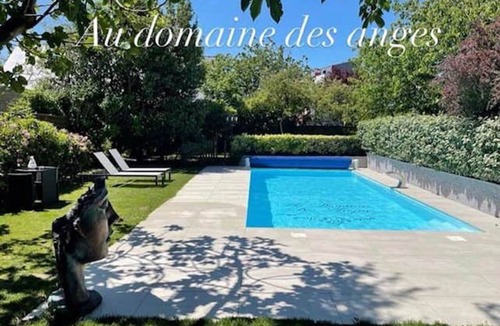 Bain-de-Bretagne House | Vacation rental for 2 people with a private in-ground spa and a shared heated pool