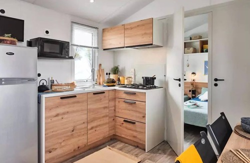 Jard-sur-Mer House | VENEZIA Cottage: 4 Rooms, Sleeps 7, Air-Conditioned + TV