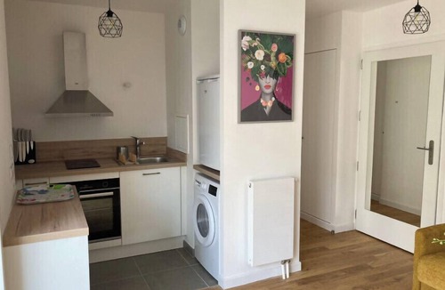 Suresnes Apartment | Very nice 40m² quiet with parking space