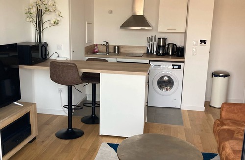 Suresnes Apartment | Very nice and quiet 38 m² in Suresnes with parking