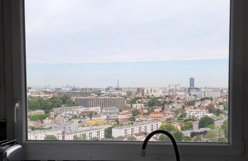 Cachan Apartment | viewTower eiffel 1 ROOM PRIVATE no#2 COLOCATION chez habitant