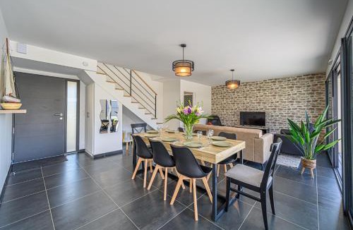 Ambon House | Villa Almaé - Maison avec piscine chauffée