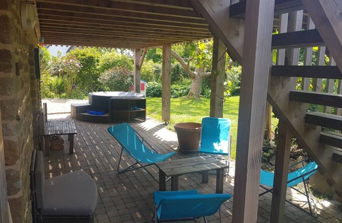 Auray House | Villa Bambou, a green setting in the heart of the city