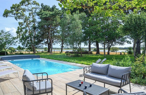 Theix-Noyalo Villa | Villa Calypso - Longère sea view and heated pool