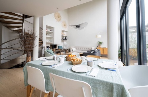 Porchefontaine Villa | Villa Corneille - Welkeys