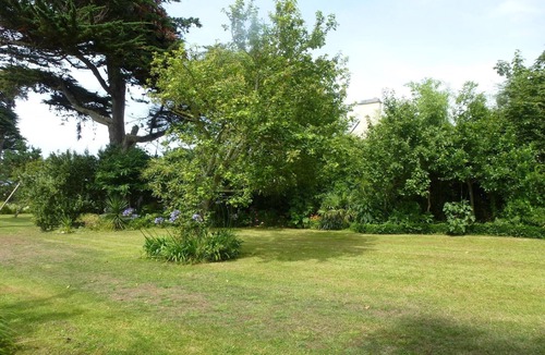 Penvenan Apartment | Villa in Port Blanc with Sea View