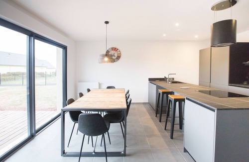 Bretteville-sur-Ay Villa | Villa Jacuzzi 100m from the beach