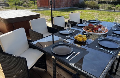 Bretteville-sur-Ay Villa | Villa Jacuzzi 100m from the beach