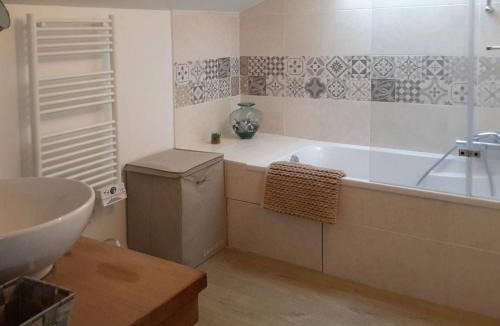 Pleumeur-Bodou House | Villa Ker Sanmamaleo près de la plage - 4 chambres, 3 salles de bain, Wifi, animaux acceptés - FR-1-542-29