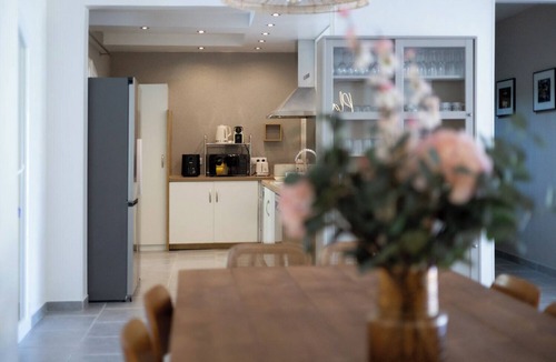 Saint-Pierre-la-Bruyere Villa | Villa La Bruyère - Padel, jacuzzi, sauna - 15 pers