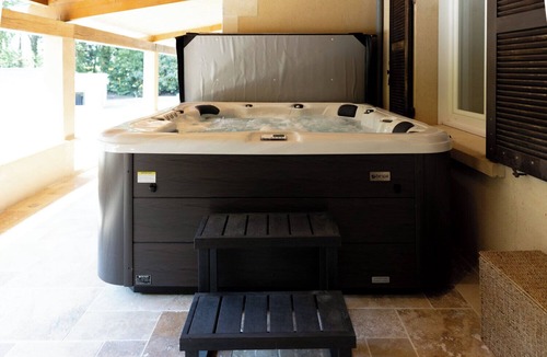 Saint-Pierre-la-Bruyere Villa | Villa La Bruyère - Padel, jacuzzi, sauna - 15 pers