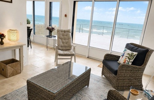 Pirou Villa | Villa "L'hermitage, Seafront" with Sea View, Private Terrace and Wi-Fi