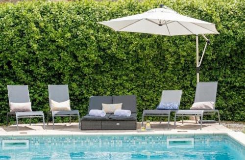 La Celle-sous-Gouzon Villa | Villa L'Oasis du Rhône & Piscine privée