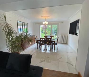 Flers Villa | Villa Les Tourelles