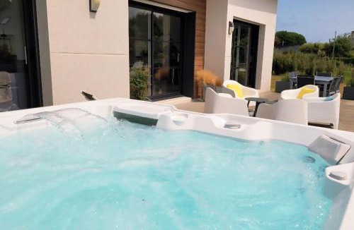 Cleder House | Villa Odeven Évasion Côtière & Jacuzzi Privé Holim'Prest