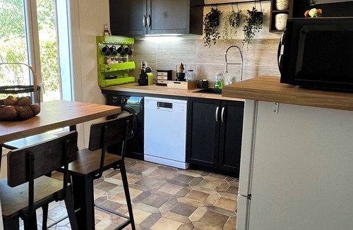 Nohanent House | Villa Papillon: Accommodates 2 to 6 People, Clermont-Ferrand