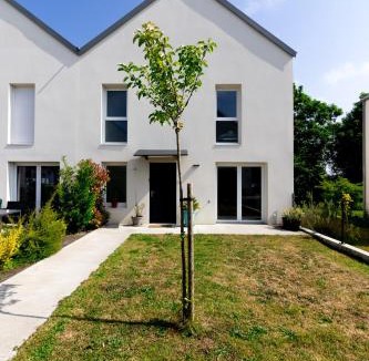 Benouville Villa | Villa Pegasus - 3 chambres - parkings - jardin