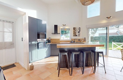 Saint-Hilaire-de-Riez Villa | Villa Soleya—modern and spacious, within walking distance of the beach