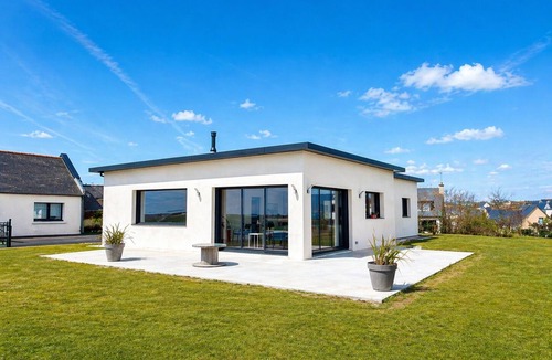 Plouarzel Villa | Villa Ty Lannic - Panoramic sea view and beach 100m away
