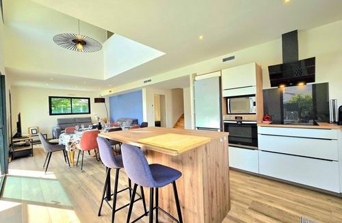 Le Tour-du-Parc Villa | Villa with pool 450m from the beaches, La Saline