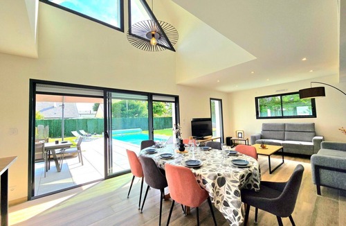 Le Tour-du-Parc Villa | Villa with pool 450m from the beaches, La Saline