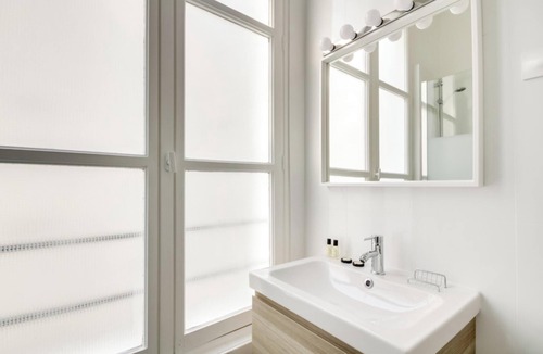 Vivienne Apartment | Vivienne Studio Apartment Near Sentier Metro