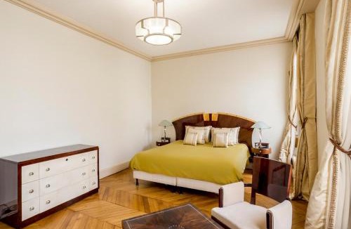 Chaillot Apartment | W Trocadéro, Eiffel Tower, Luxury Apartment for 8p