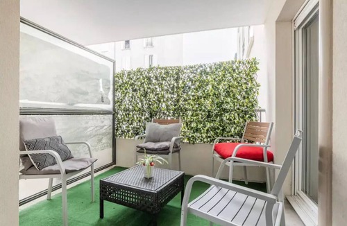 Saint-Denis Apartment | WARM APARTMENT + TERRACE + PARKING NEAR PARIS