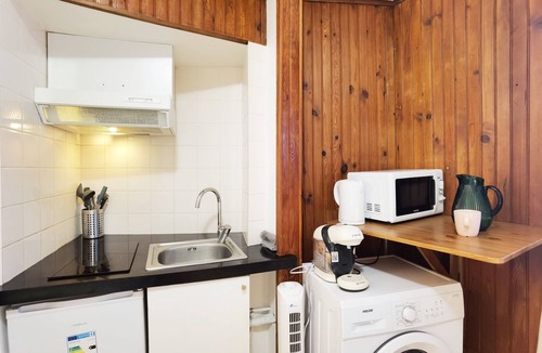 Gare Apartment | Warm Wood-Tone Studio near Metro in Paris 13th/1mn to Metro