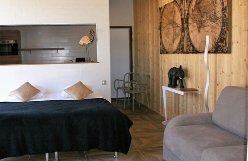 Saint-Vulbas Hotel | What Else Hotel